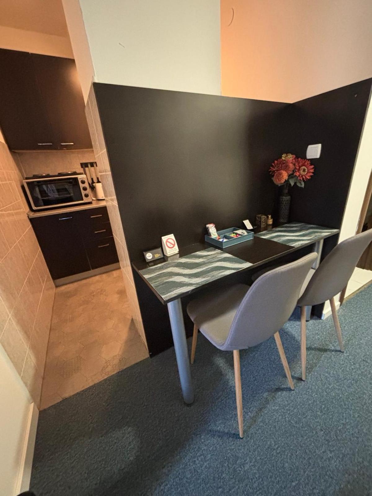 4 Rooms Apartments Ni Exterior foto
